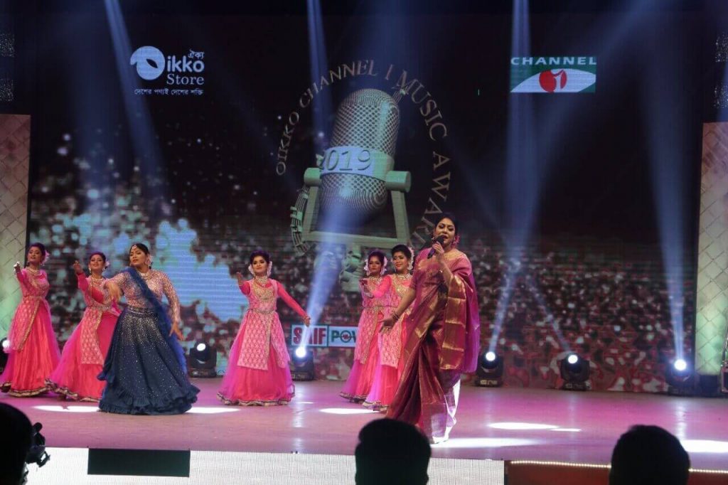 Eye-Catching-performance-by-performers-and-Nazrul-Sangeet-singer-Ferdous-Ara-Oikko-Channel-I-Music-Awards-2019